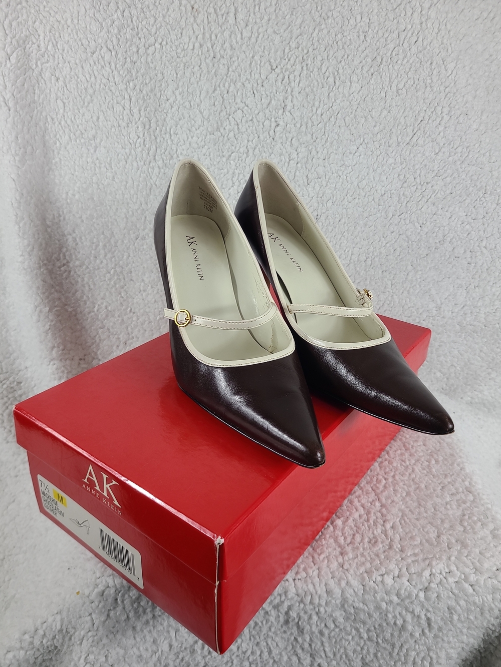 Anne Klein Brown & Cream Leather Mary Jane Pointed Toe Heels Size 7.5